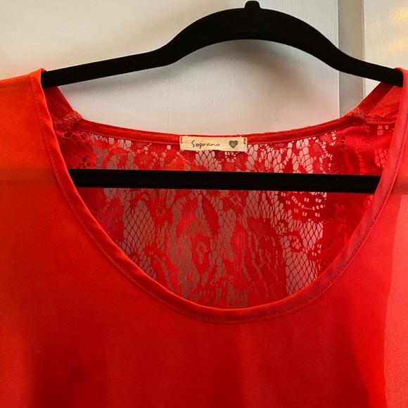 Pink crop top with lace back - Picture 2 of 4